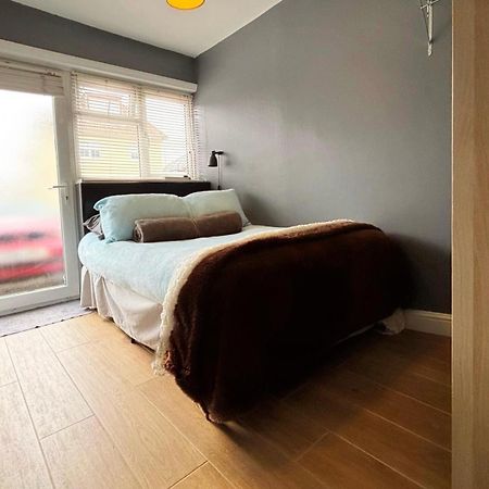 Shirley Apartments, Cozy Studio, Self Check In, 10 Min Drive To City Centre, Walking To Redbridge Train Station 南安普敦 外观 照片