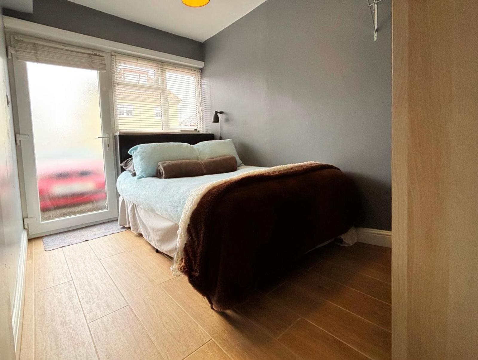 Shirley Apartments, Cozy Studio, Self Check In, 10 Min Drive To City Centre, Walking To Redbridge Train Station 南安普敦 外观 照片