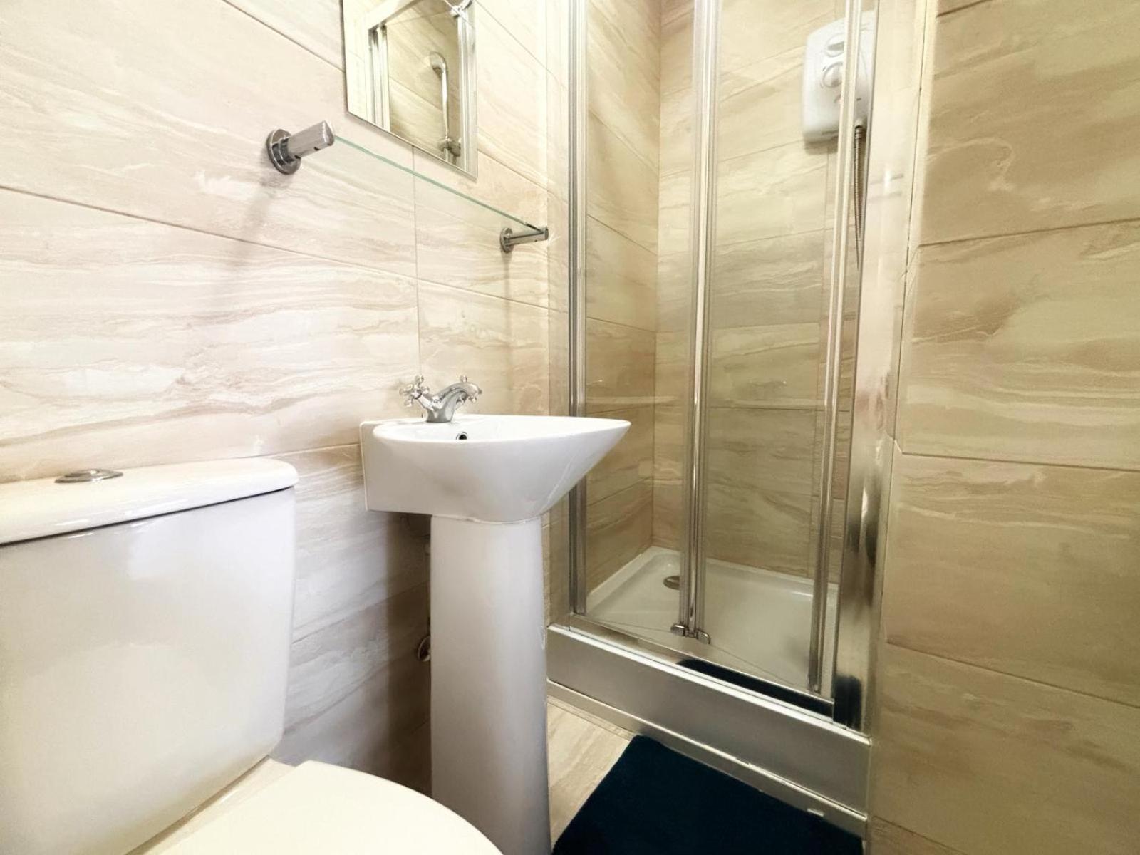 Shirley Apartments, Cozy Studio, Self Check In, 10 Min Drive To City Centre, Walking To Redbridge Train Station 南安普敦 外观 照片